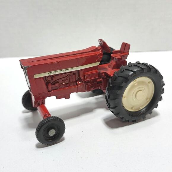 ERTL International Harvester Red Die Cast Farm Tractor 1970s Vintage - Picture 2 of 11